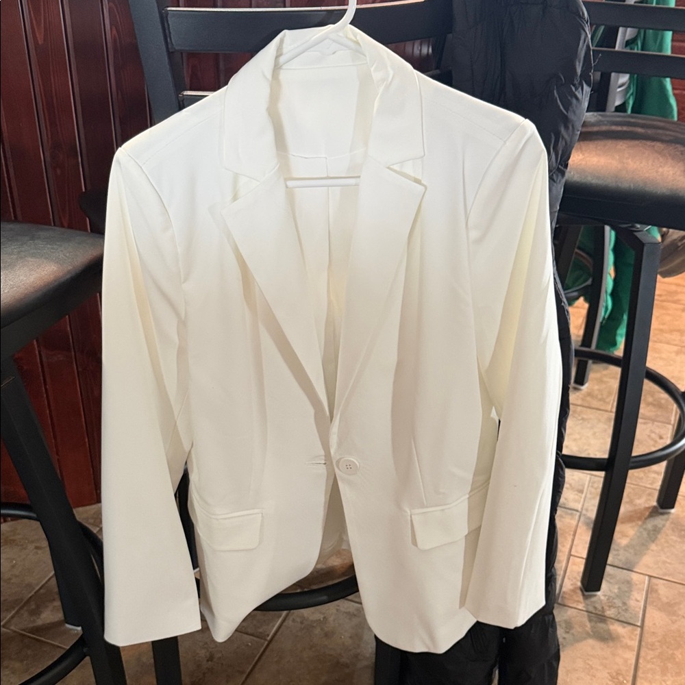 Elegant White Women's Blazer